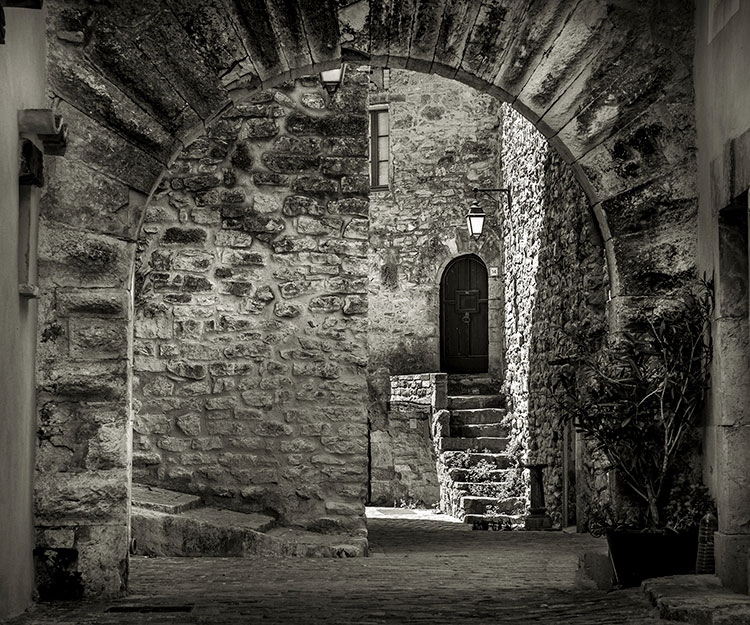 Ruelle à l'arche - Carcès © Gilbert Marianini