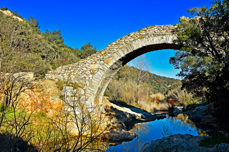 Pont des Fées - Grimaud © Patrick Merienne 