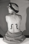 "Les violons d'Ingres" Man Ray 1924  © Céline & Frédéric Bertoni