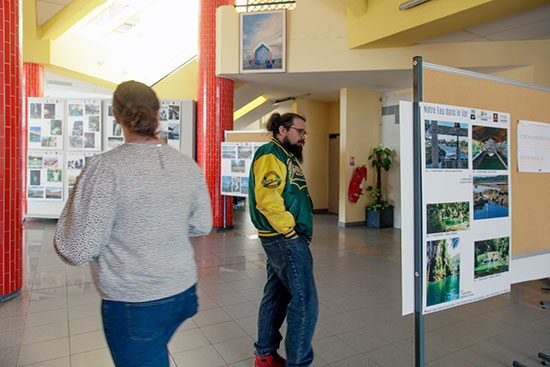 Expo des panneaiux  Notre Eau dans le Var, au collège du Muy La Peyroua - Hall du Collège - photo © Norbert Pousseur