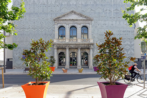 Façade du Théâtre de l'Esplanade de Draguignan © Norbert Pousseur